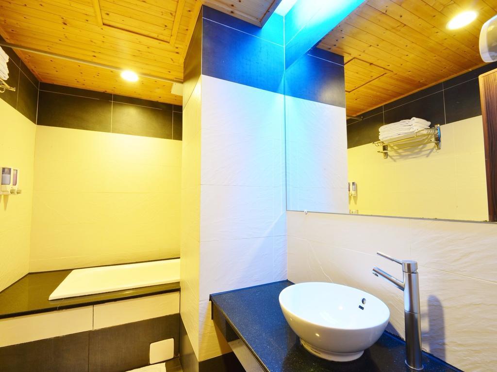 Tranquil Sea Vacation Hotel Kenting Extérieur photo