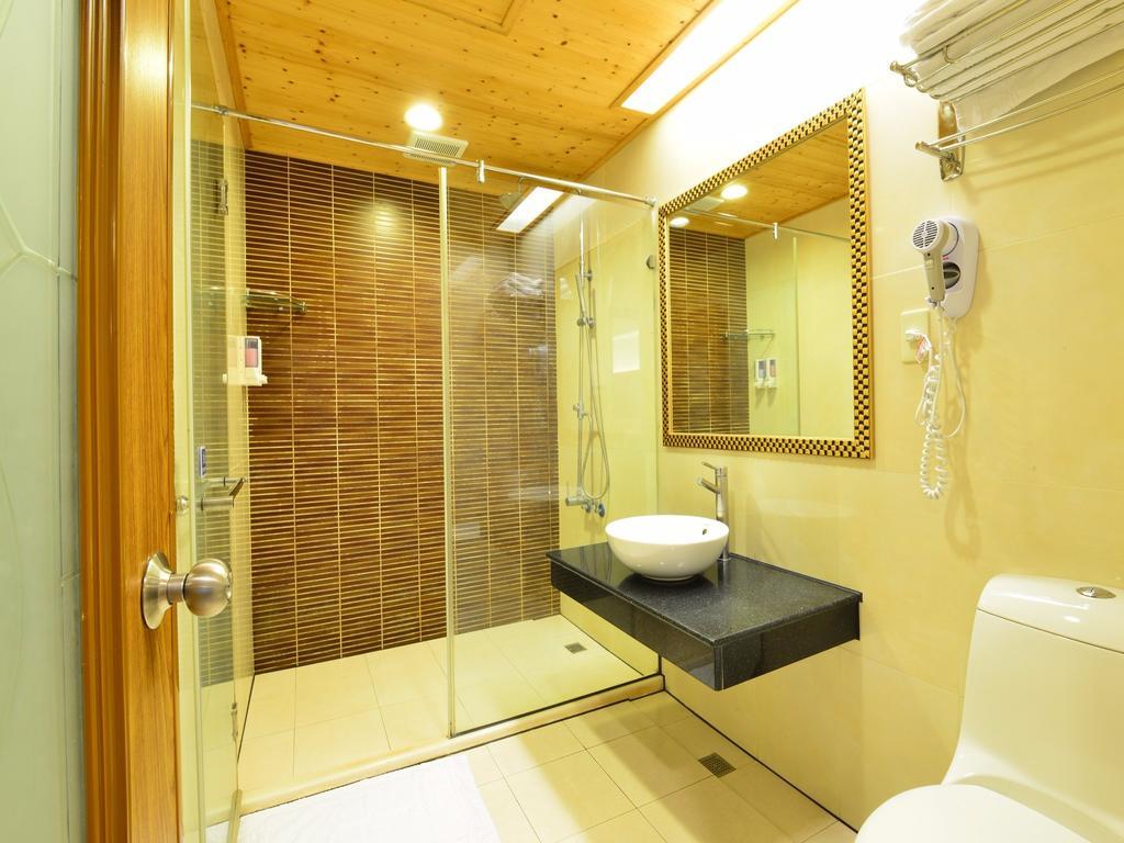 Tranquil Sea Vacation Hotel Kenting Extérieur photo